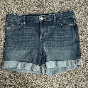 Woman’s Jean shorts